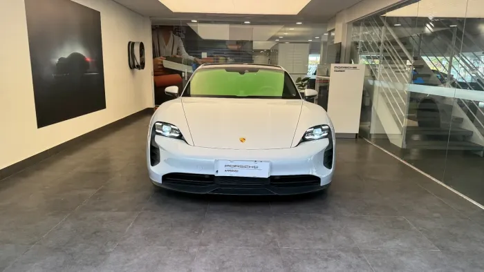 Porsche Taycan GTS (elétrico) 2024