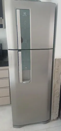 GELADEIRA ELECTROLUX INOX, LER O ANÚNCIO