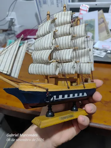 Barco Decorativo de Madeira