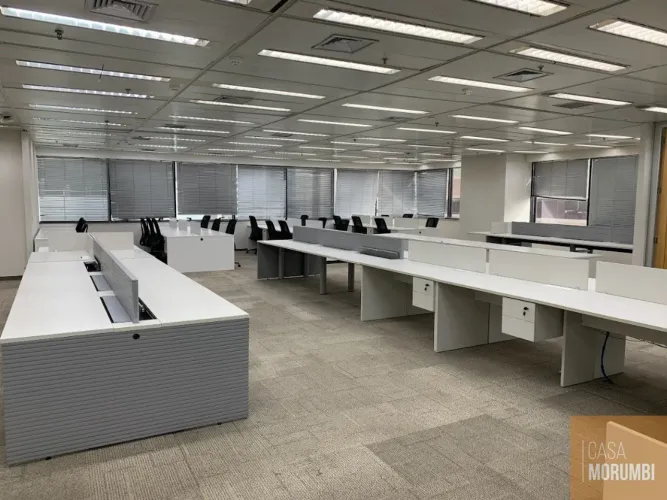 Sala comercial na Berrini de alto padrão para locação em São Paulo - Cidade Monções sala c