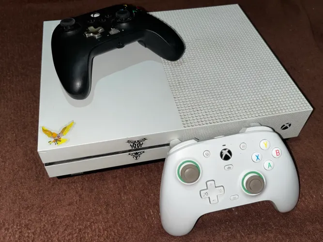 XBOX ONE S 1TB