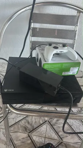 xbox one fat mais controle de xbox série s, pra vender rápido !