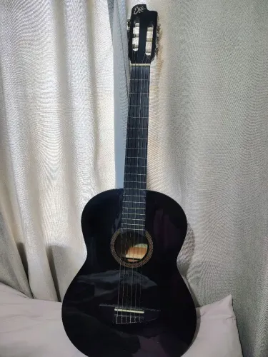 Vendo Violão Eko 1 primo séries preto em bom estado de conservação com capa