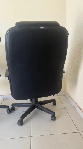 Cadeira presidente de couro
