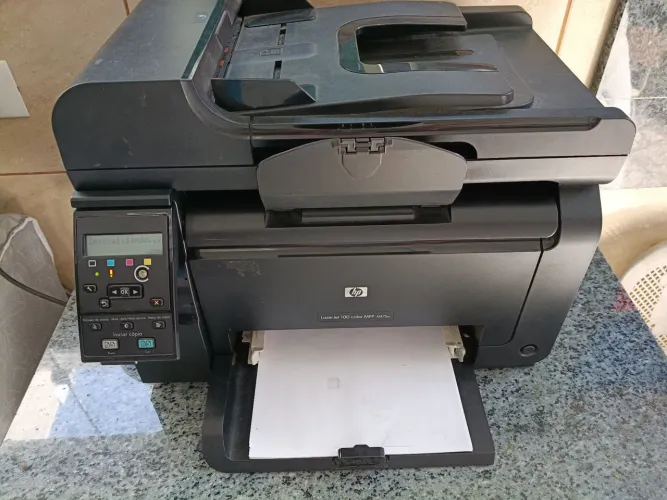 Vendo IMPRESSORA MULTIFUNCIONAL HP LASERJET 100 COLOR MFP M175A, Funcionando.