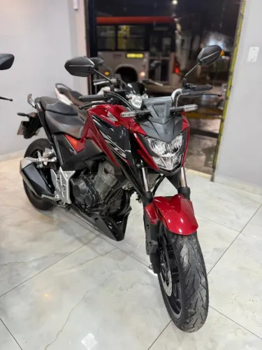 CB300F ABS HONDA / ENTRADAS A PARTIR DE 2.400,00$