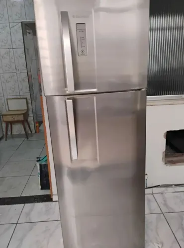 Geladeira Electrolux frost free 2 portas
