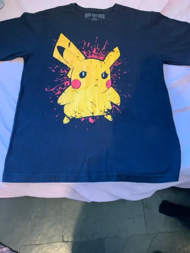 Camisa Pokémon pikachu muki art Rock