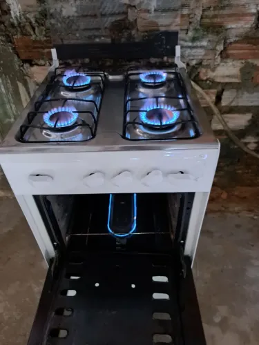 Fogão bem conservado entrego 