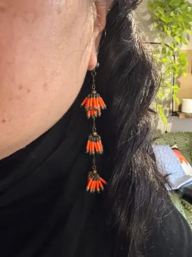 Brinco grande vermelho / laranja
