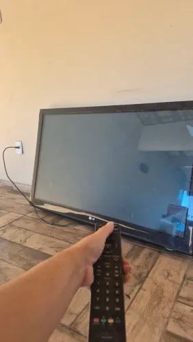 TV 50" LG LCD TELA QUEBRADA APENA