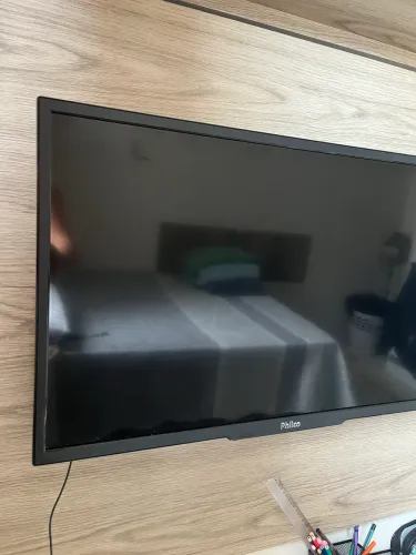 Vende-se TV para retirada de peças