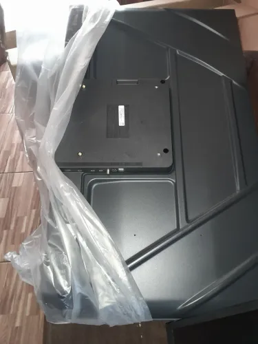 VENDO UMA TV ZERO NA CAIXA DE 43 POLEGADAS COM QUATRO ANOS DE GARANTIA DE MARCAR PHILCO