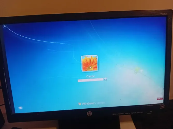 Computador antigo funcionando