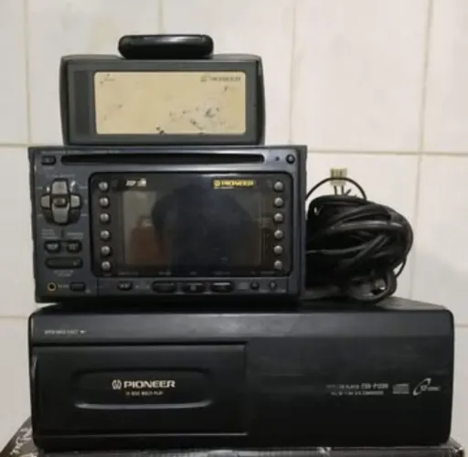Rádio Pioneer usado com defeito 