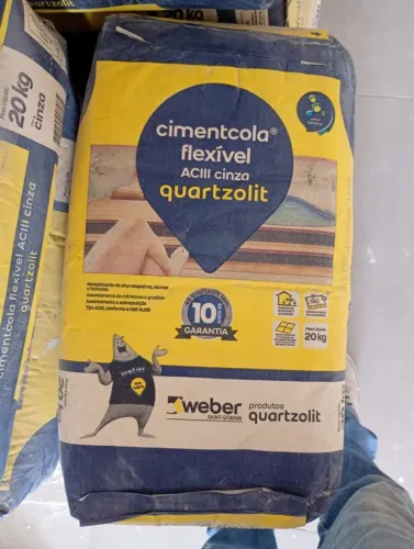 Vendesse 32 sacos de argamassa da marca qartizolit no valor de 700 reais