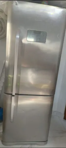 Geladeira usada com as portas soltas para consertar  electrolux inox 454 litros 