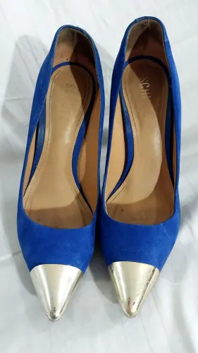scarpin original schutz em camurça azul bic/royal tam.37