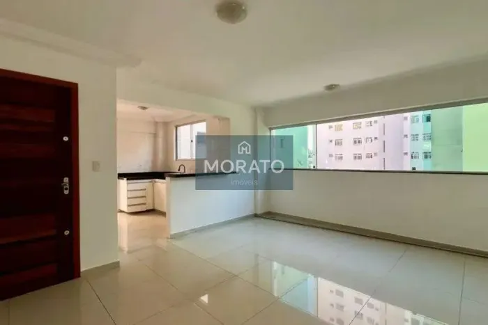 Apartamento com 2 quartos sendo 1 suíte com 2 vagas de garagem no bairro Sagrada familia.
