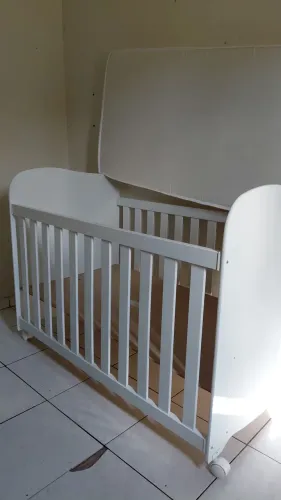 Vende se berço super novo.