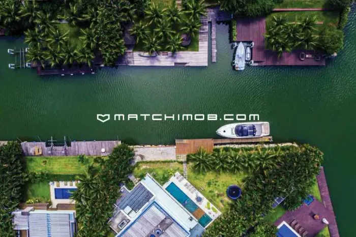 Casa à venda no Canal do Portobello em Mangaratiba