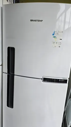 Geladeira branca frostfree