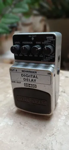 Pedal Digital Delay Behringer