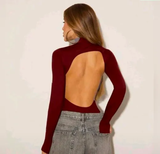 Body feminino de Gola Alta e Costas Nuas
