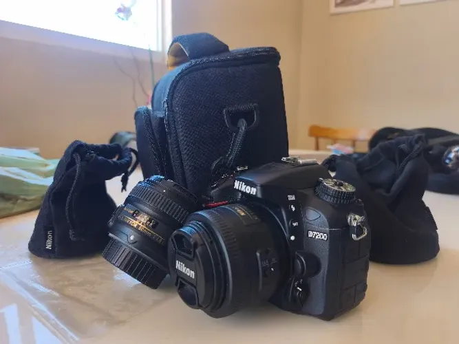 Nikon D7200 + Lente Nikon DX 35mm AF-S F/1.8 + Lente Nikon DX 50mm AF-S F/1.8