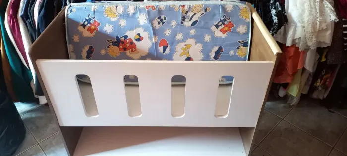 Mini berço com colchão...há outros modelos e tamanhos ZAP *
