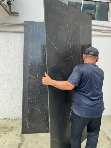 Chapa de MDF com acabamento marmorizado 