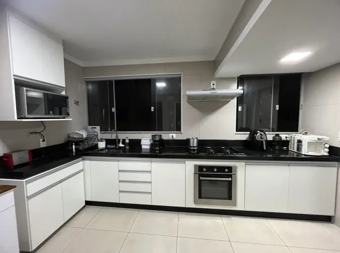 Vendo apartamento com 3 quartos