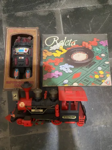 Lote de Brinquedos Antigos - Leia o Anúncio