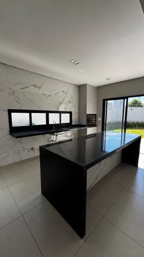 CASA NO SETOR DOS FUNCIONÁRIOS  ALTO PADRÃO 3 SUITES