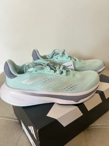 Tênis Adidas