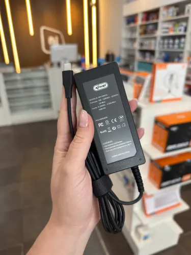 Fonte Universal 65W USB C Type C 