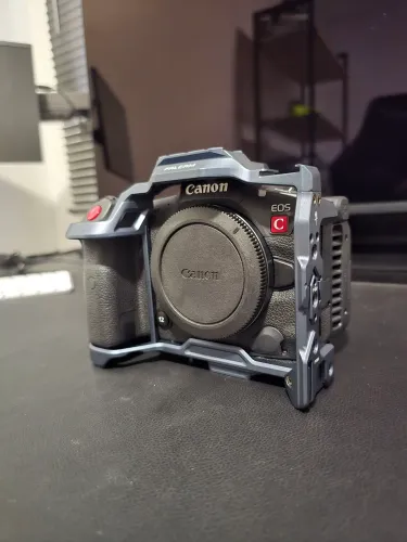 Canon R5C + Acessórios (NF + Garantia)