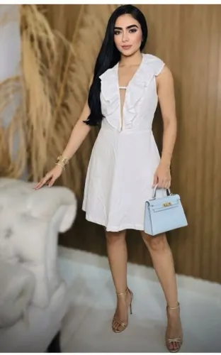 Vestido branco com babado na gola M
