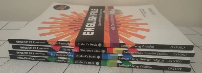 Livros de Idiomas Inglês (ENGLISH FILE) - Todos