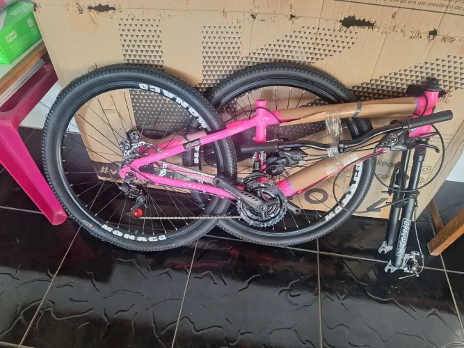 Vendo uma bicicleta nova nunca usada