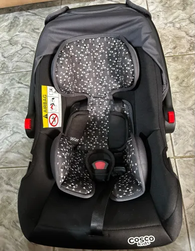 Bebê conforto cosco wizz muito novo