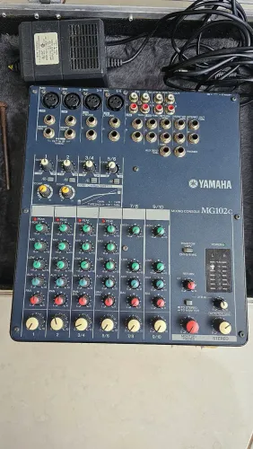 Mixer console yamaha mg102c 