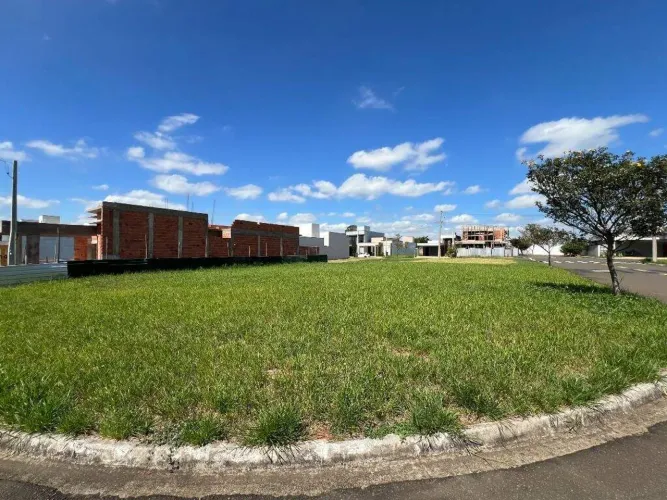 Terreno à venda em Piracicaba no bairro Campestre - Condominio Ágape 297 m² por R$ 270.000