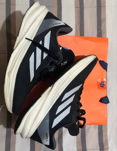 Tênis Adidas 