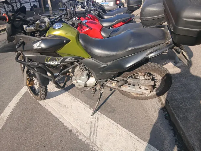 Pode ser sua XRE 300