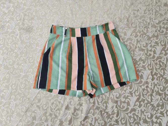 Short de alfaiataria listrado