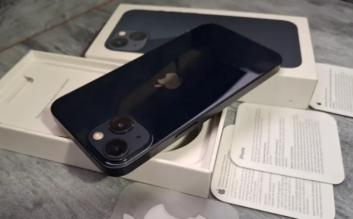 Iphone 13 impecável completo estado de novo com caixa e recibo de compra tudo certinho