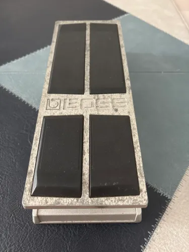 Pedal Volume BOSS FV-500H (SÓ VENDA)