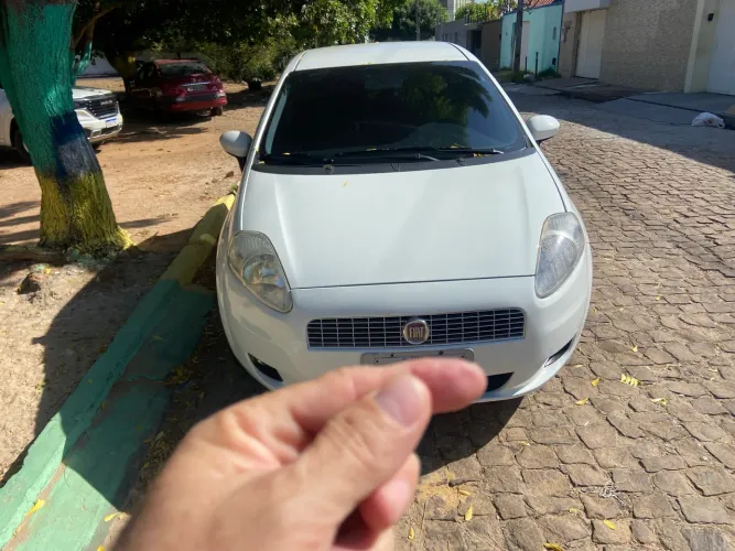Fiat Punto Essence 1.6 Flex 16V 5P 2012