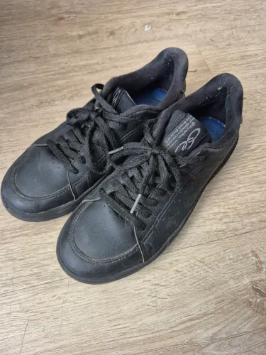 Tênis preto social Mormaii usado